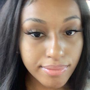 Meet your Posher, Maya